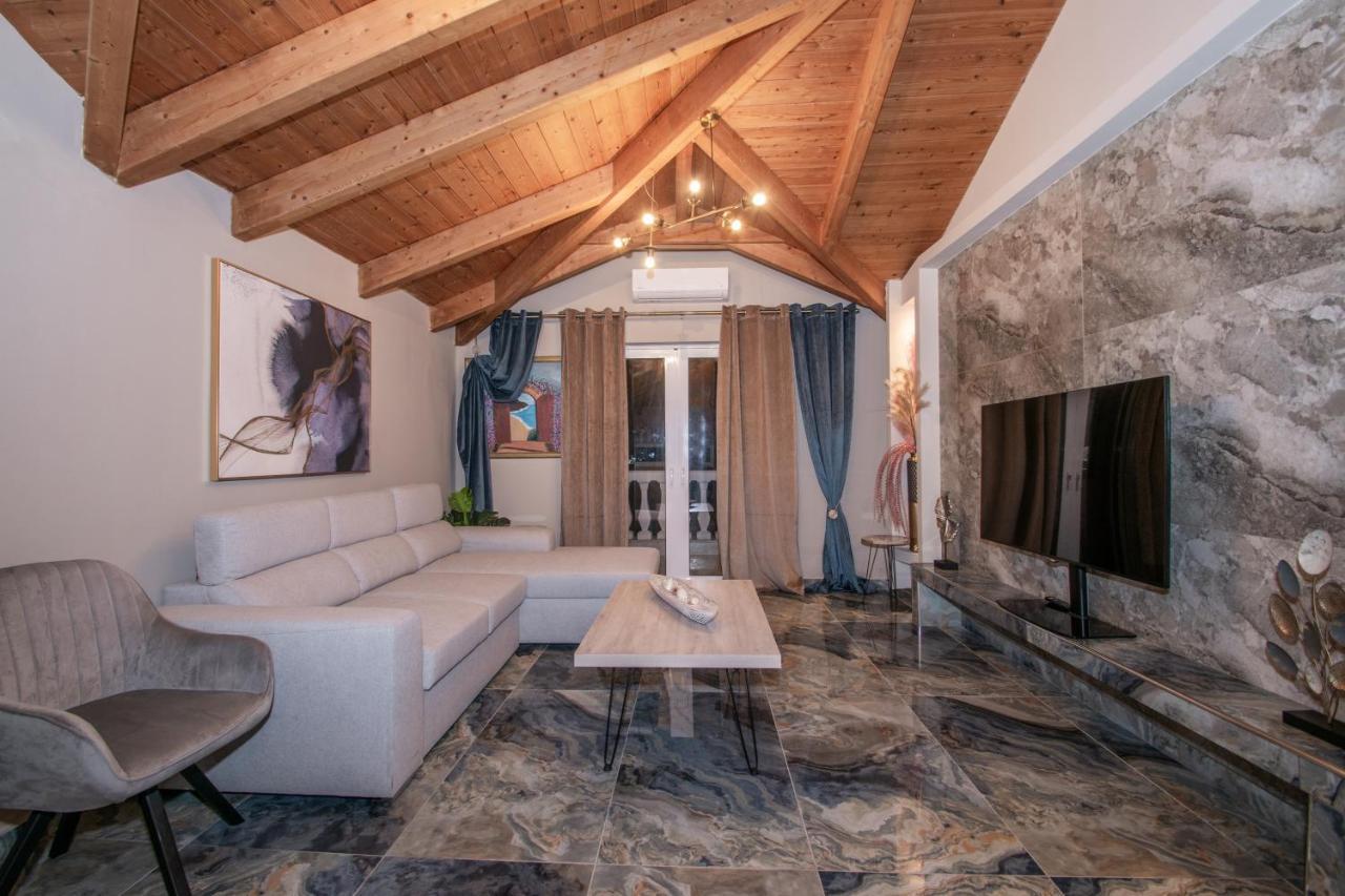 Casa Di Voz Shared Villa Studios By "Elite" Gaitani Exterior photo
